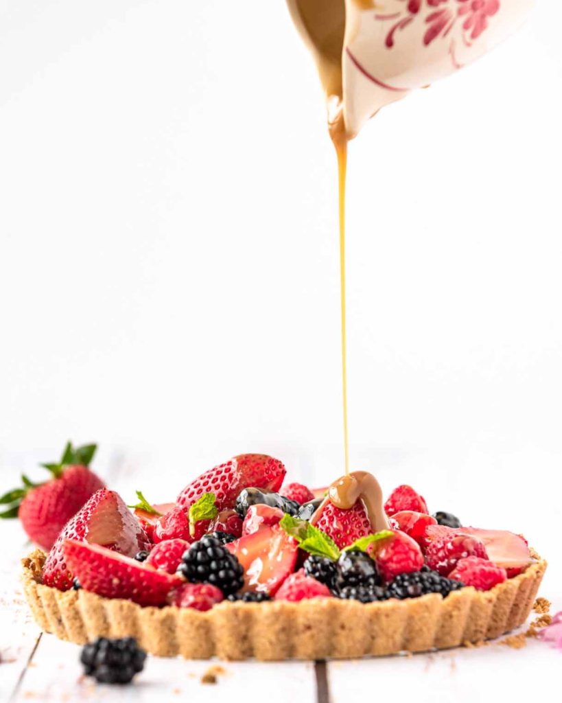 drunken caramel berry no bake pie