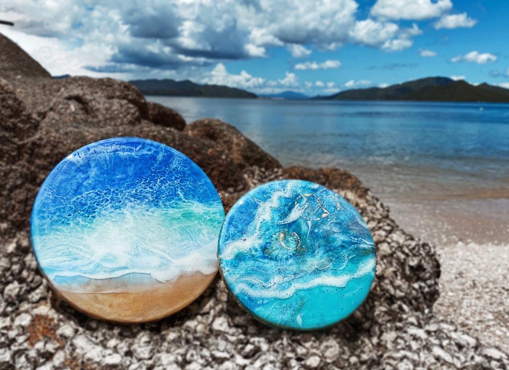 magdalena klim round resin ocean piece beach