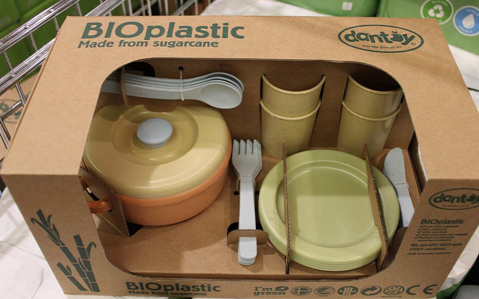 bioplastic tea set